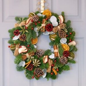 Holiday Decorations for your Hampton Apartment